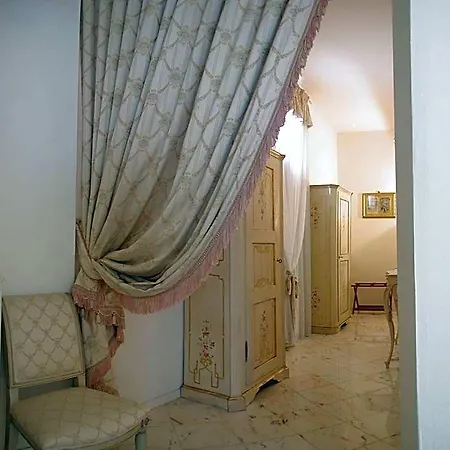 Bed & Breakfast Dream Domus 4*